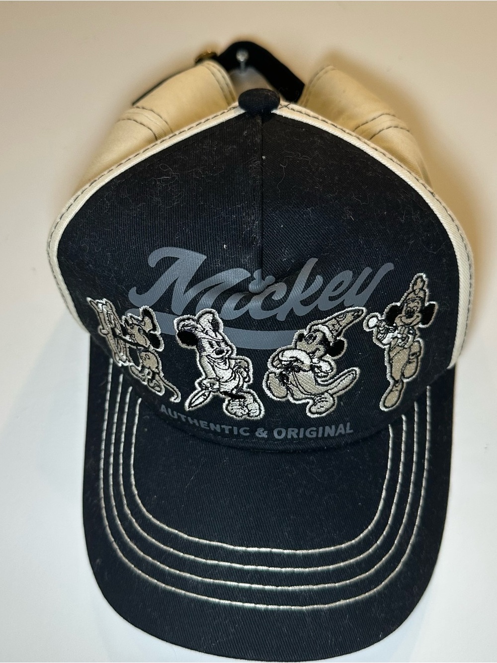 Disney Mickey Mouse Snapback Hat – Black & White Vintage Style